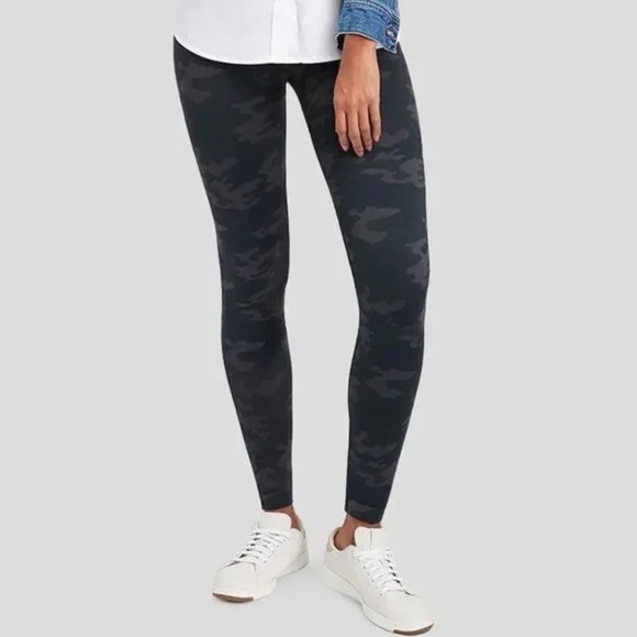 SPANX Black Camo Look At Me Now Seamless Leggings L - Picture 5 of 7